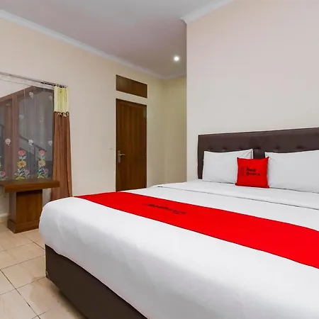 Reddoorz Plus Near Taman Lalu Lintas Bandung